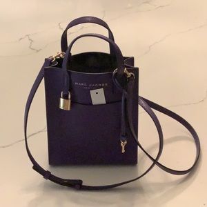 NWT Marc Jacobs beauty hand and crossbody handbag!  Fab color💕